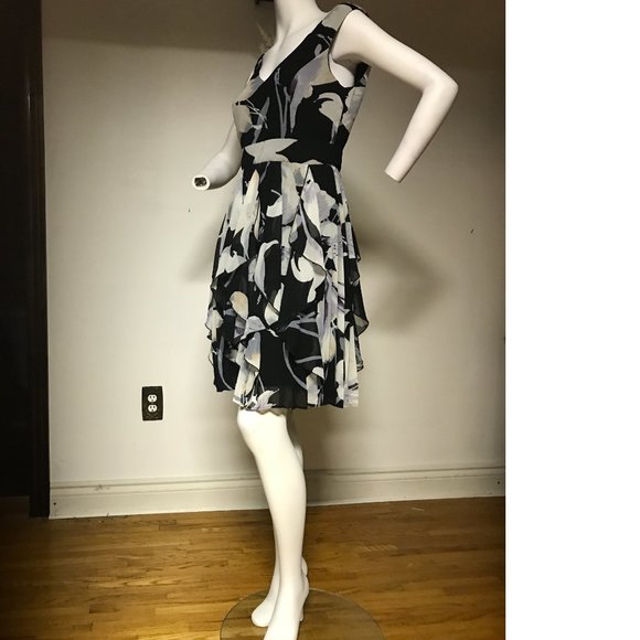 Le Chateau Lilac Purple Lavender Floral Swing ruffle pleated cocktail dress NWT - Picture 8 of 12